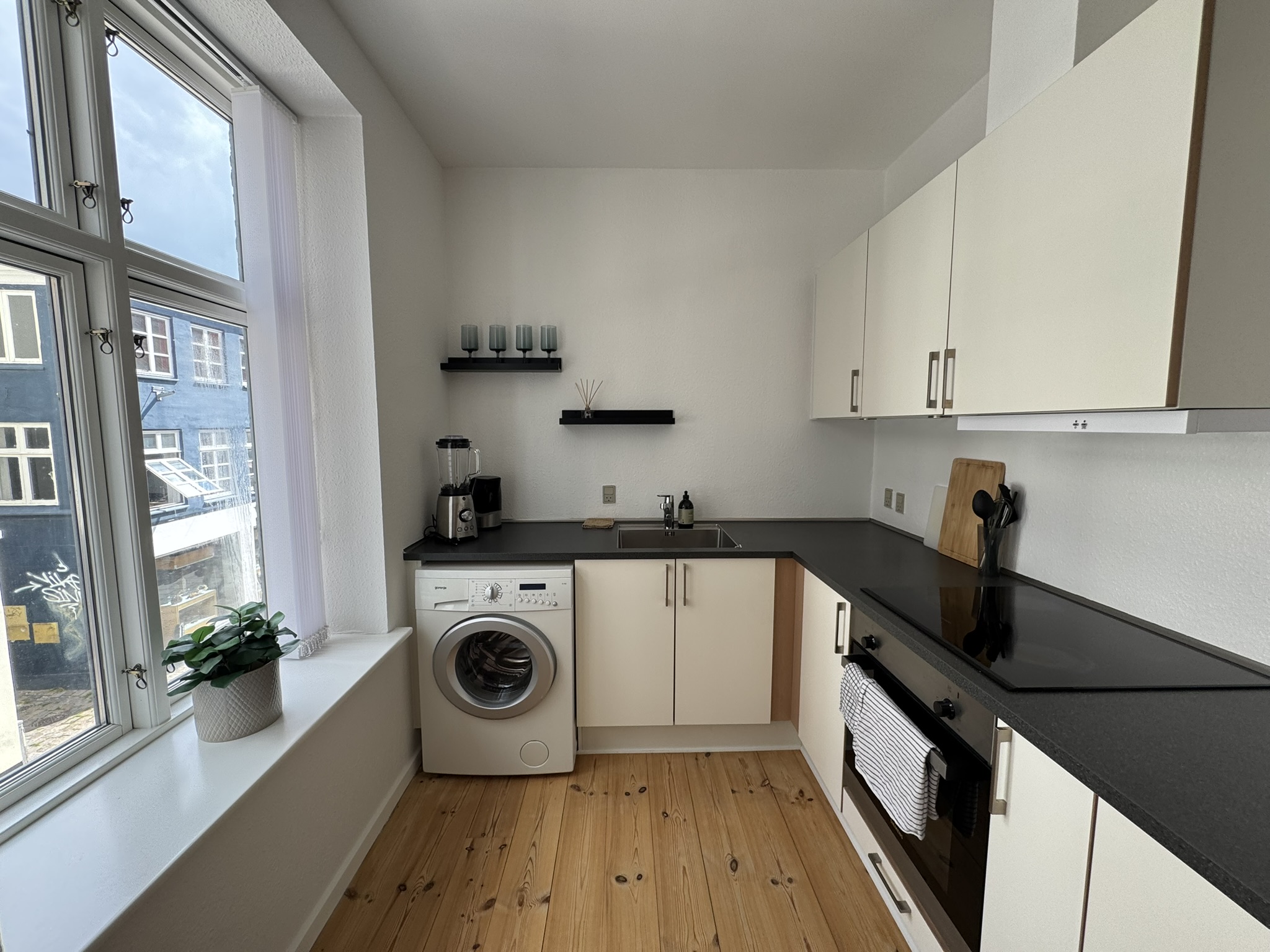 Møbleret lejlighed i gågaden / Furnished apartment