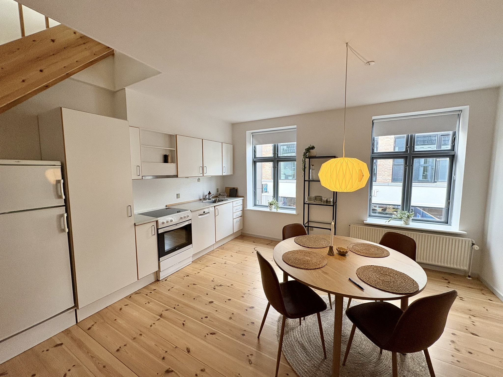 Møbleret lejlighed midt i Aalborg – Furnished apartment in Aalborg