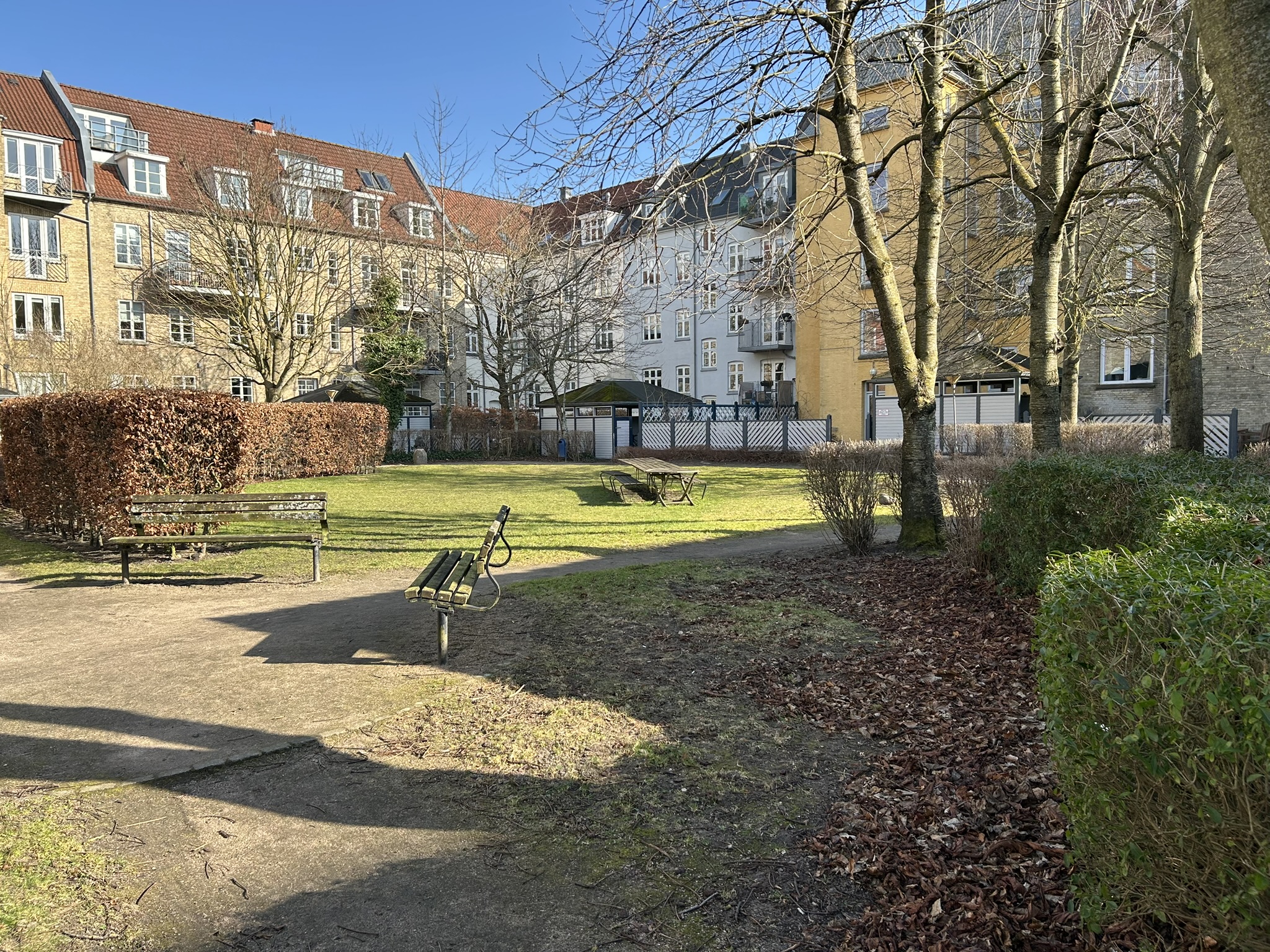 Charmerende lejlighed i Vestbyen – mulighed for leje af p-plads eller garage