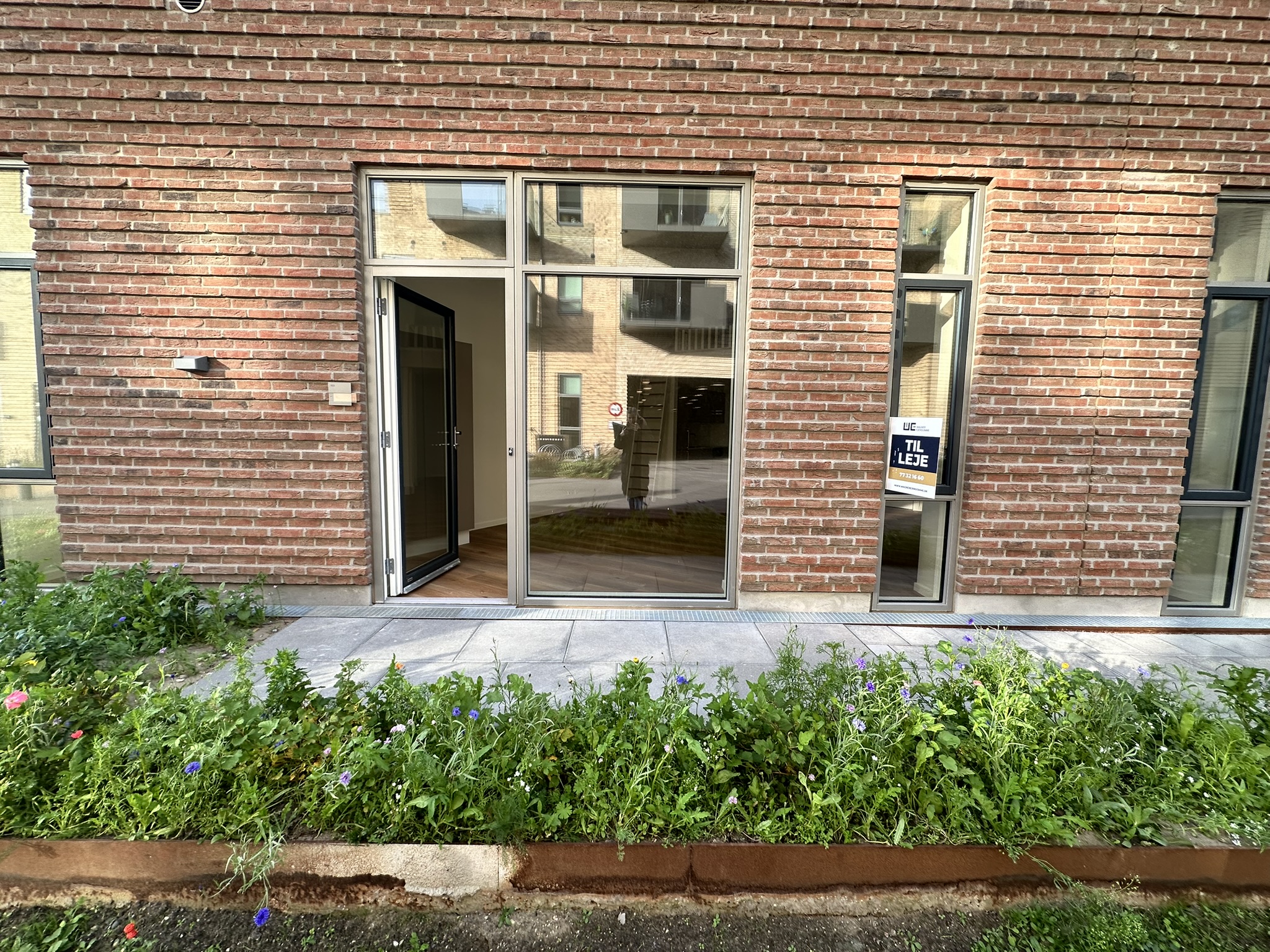 Stor 1-værelses med hems og terrasse